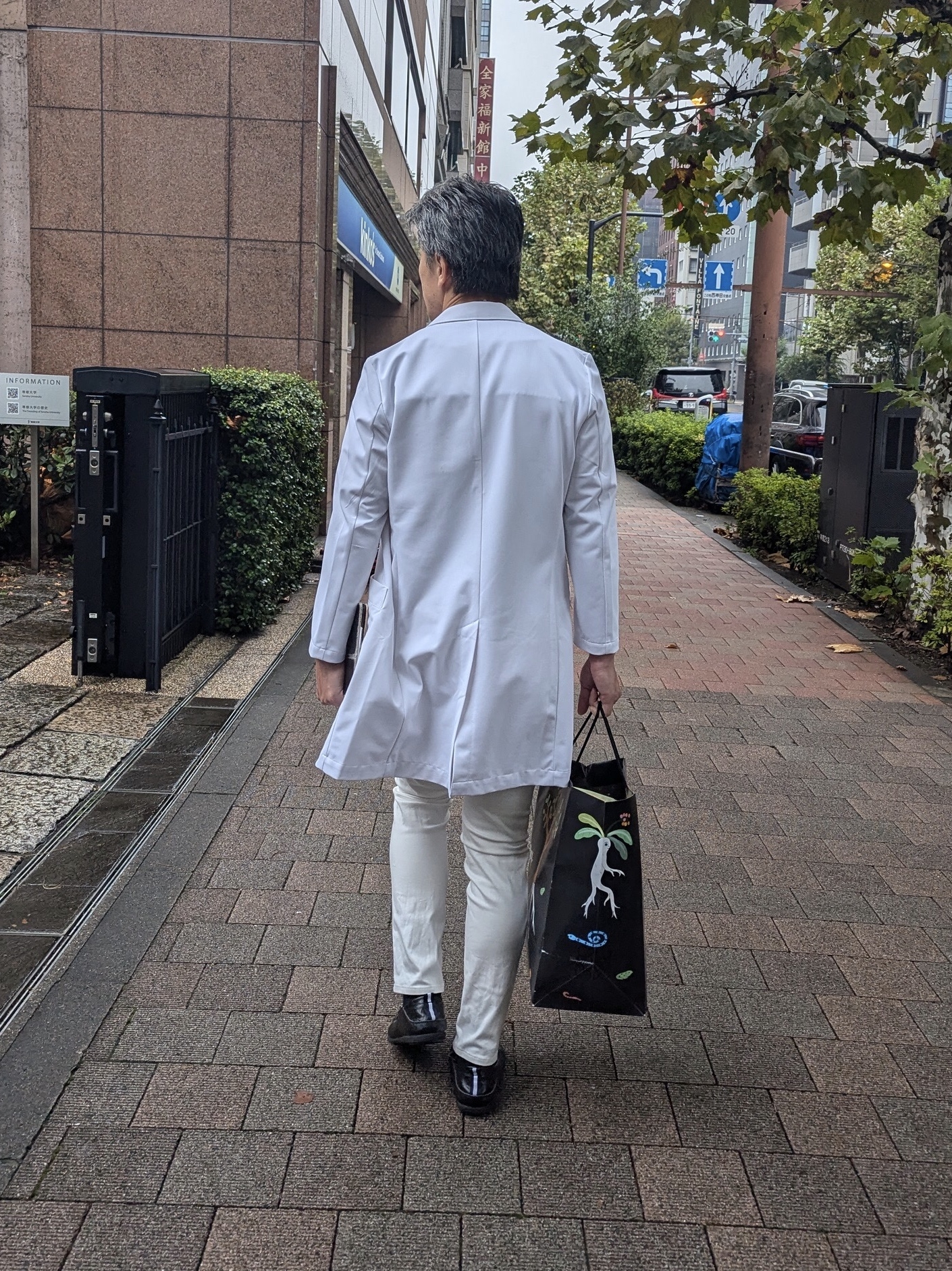 向かってる途中です